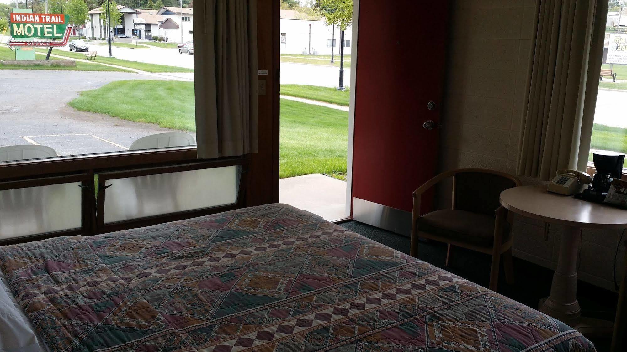 Indian Trail Motel Wisconsin Dells Kültér fotó